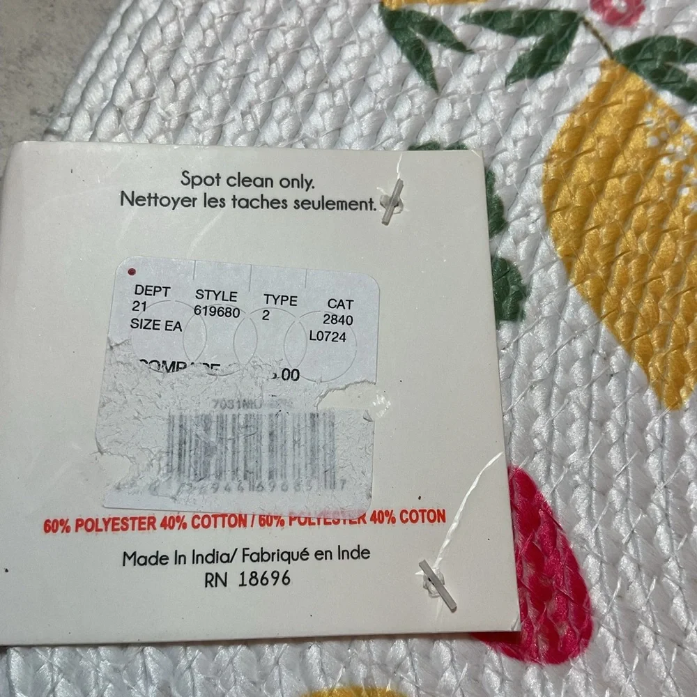 Wonder Dwellery, set of 4 Colorful Fruit woven placemats, round 15” NWT
